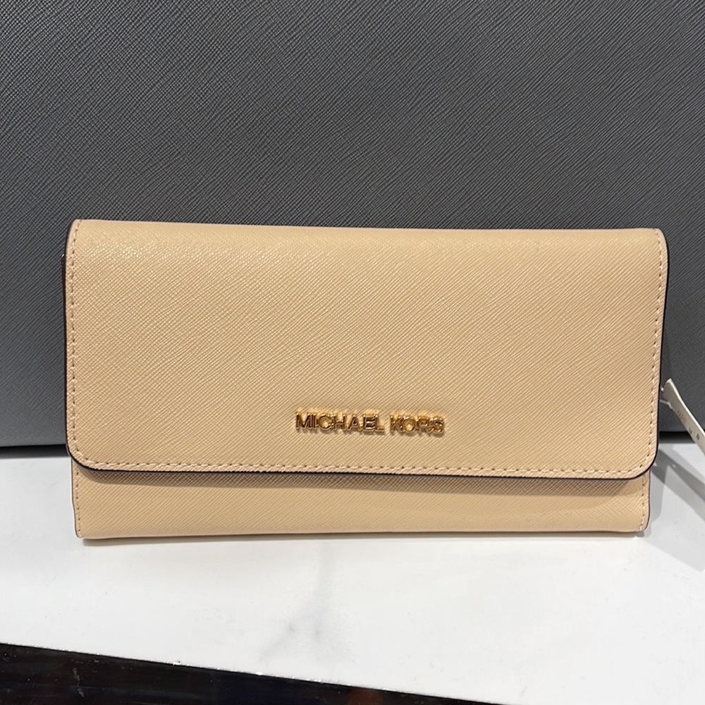MICHAEL KORS JET SET TRAVEL LARGE TRIFOLD WALLET BUFF COLOR